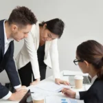 Bagaimana Cara Perusahaan Menghadapi Resesi Global: Strategi Bertahan di Tengah Ketidakpastian